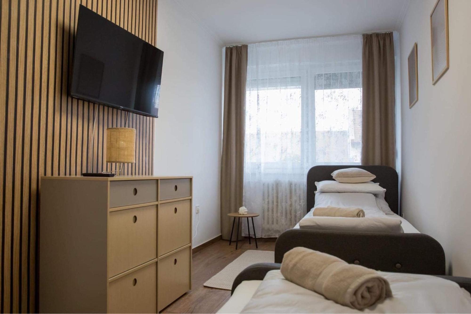 Deluxhome Apartment *